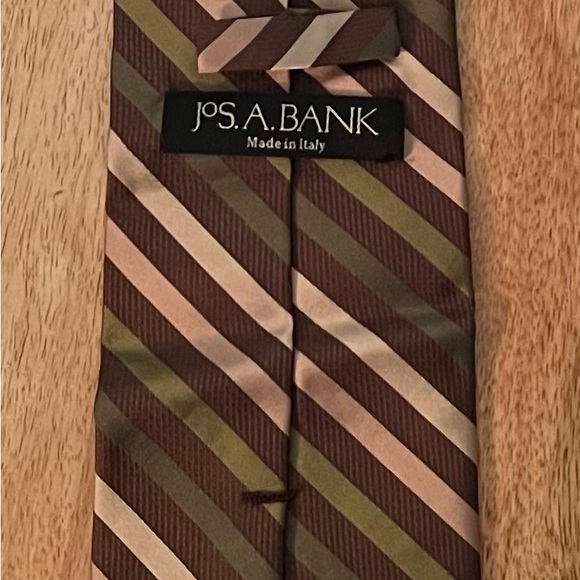 JOSEPH A. BANK MEN’S BROWN, CREME, LIGHT & DARK OLIVE 100% SILK NECKTIE/SWANK!! - Picture 2 of 2